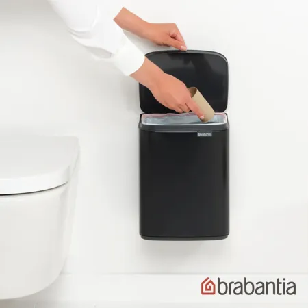 【Brabantia】BO WASTE BIN 掀蓋式環保垃圾桶7L-尊爵黑(可壁掛)✿70F001